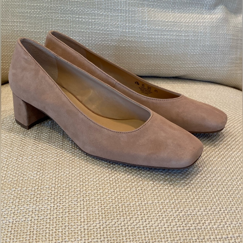 Franco Sarto Womens Blush Suede Rounded Square Toe Low Square Heel Pump/Size 6.5